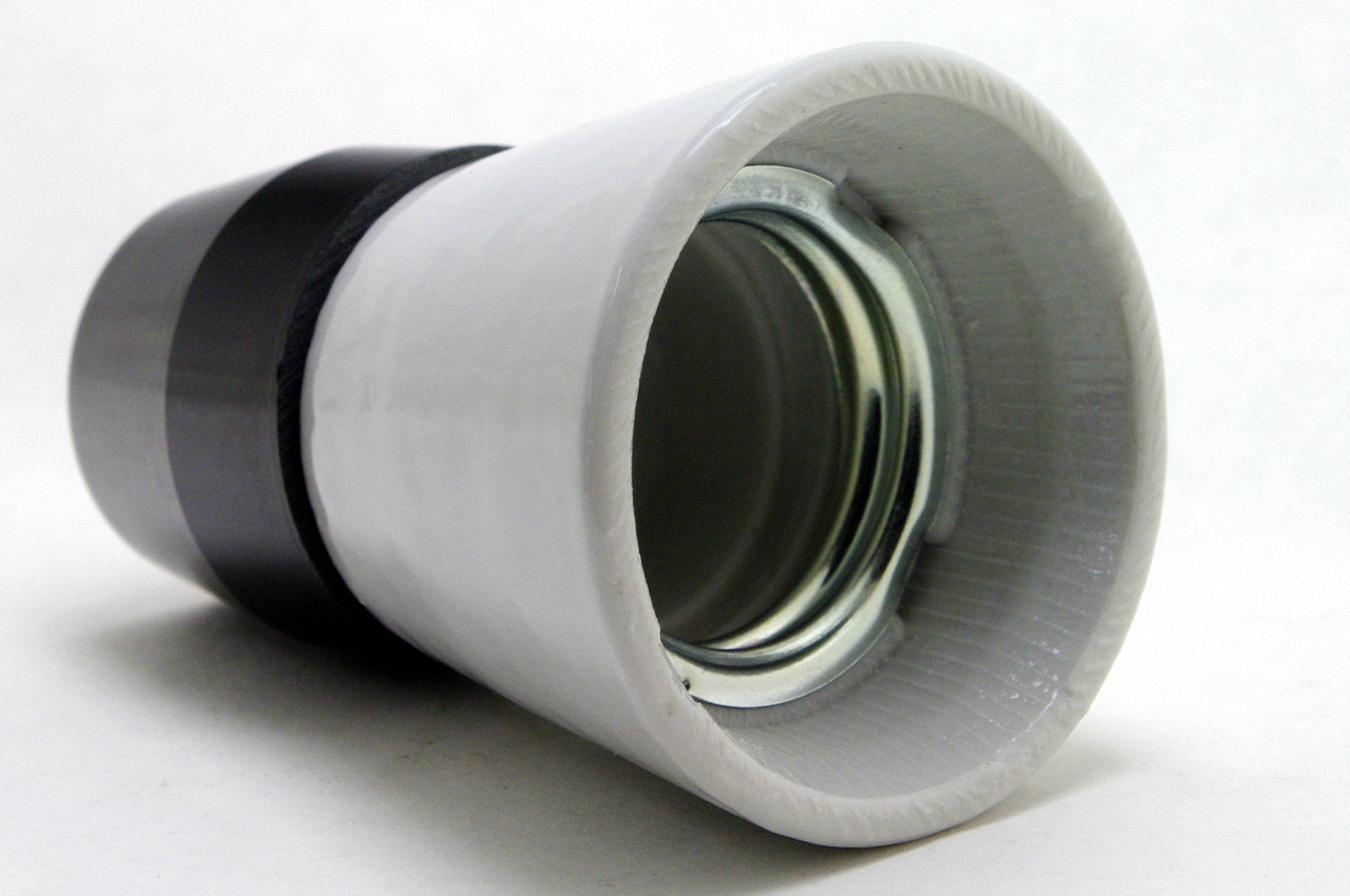 DESKO 1332-136/146 objímka